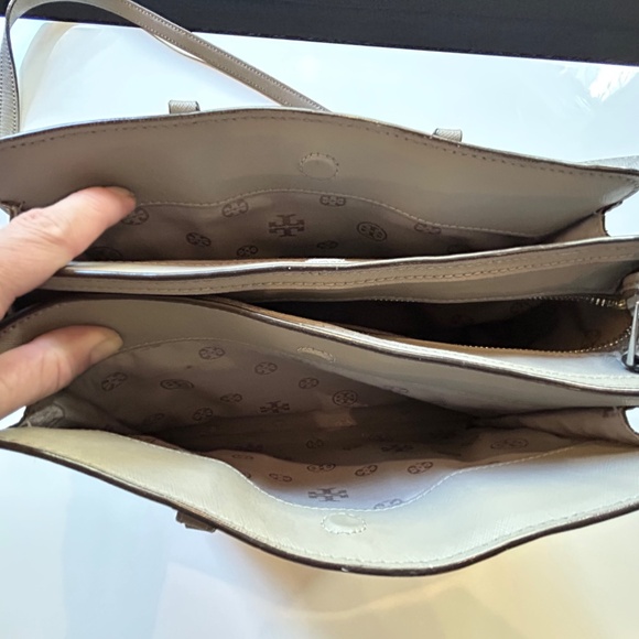 Tory Burch Handbag Gray Tan Logo Houlder Bag Purse Crossbody Medium size - Picture 8 of 16